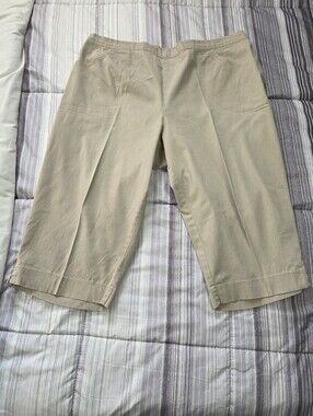 Just My Size Women's Plus Size Pull-On Capri Pants Khaki Beige Pockets